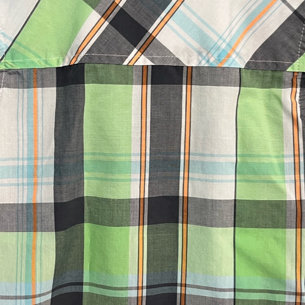 Boy’s 2T Green/Orange Plaid Shirt and Khaki Shorts Outfit - Picture 5 of 13